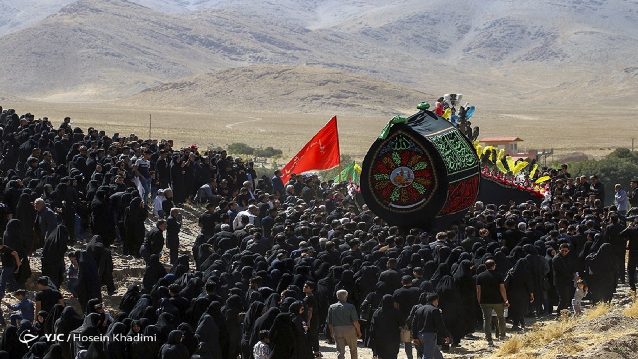 نخل؛ نمادی از تابوت امام حسین (ع) و نخل گردانی؛ آئین قدیمی ظهر عاشورا