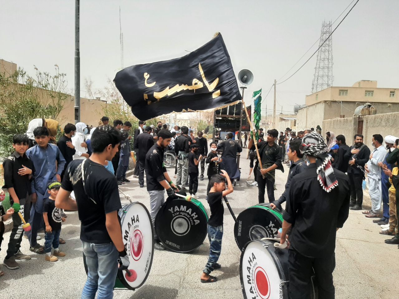 لبیک یا حسین در روز عاشورا در سیستان وبلوچستان طنین انداز شد/اقامه نماز ظهر عاشورا