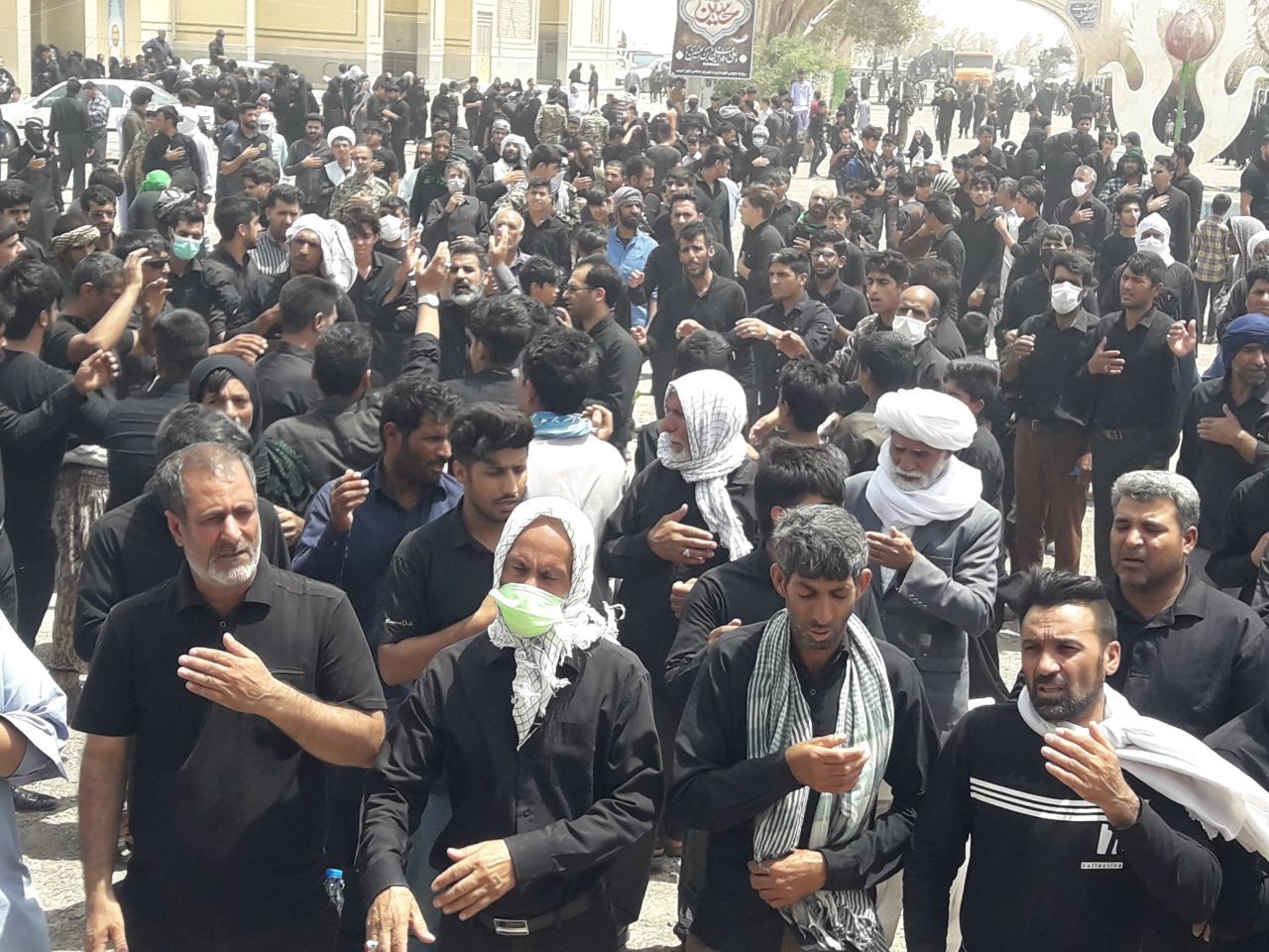 لبیک یا حسین در روز عاشورا در سیستان وبلوچستان طنین انداز شد/اقامه نماز ظهر عاشورا
