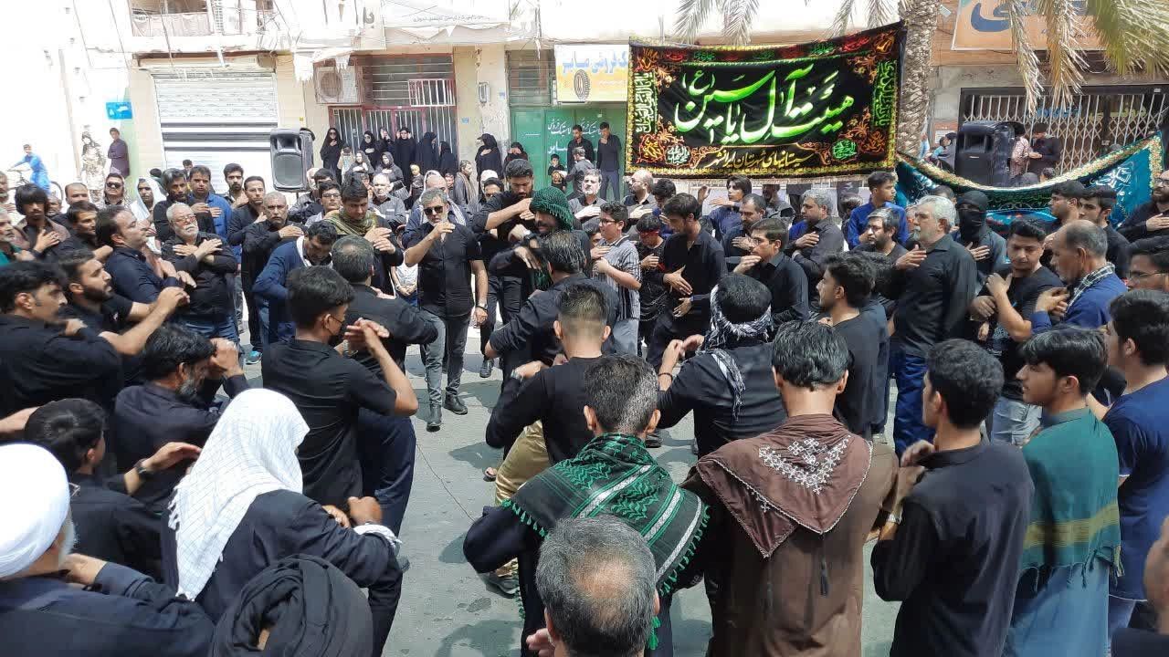 لبیک یا حسین در روز عاشورا در سیستان وبلوچستان طنین انداز شد/اقامه نماز ظهر عاشورا
