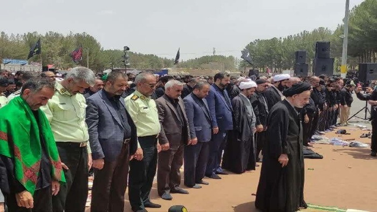اقامه نماز جمعه عاشورایی + تصاویر