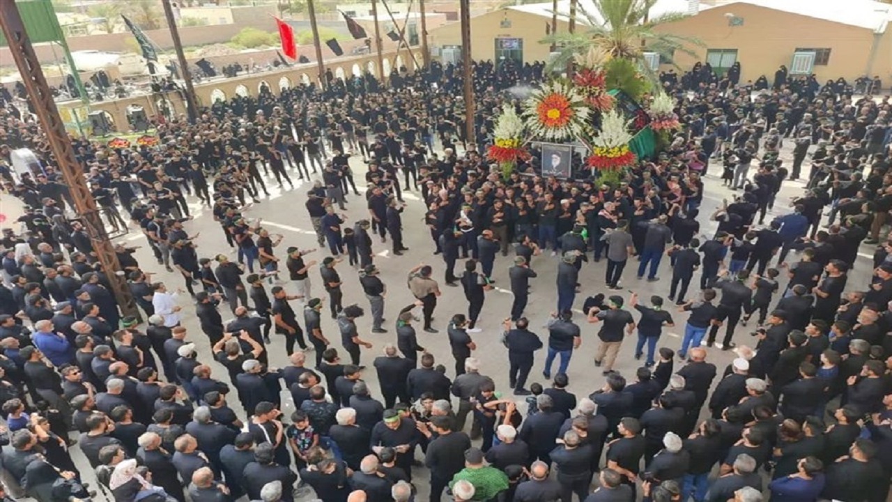 سنت نخل برداری روستای دشتغران در روز عاشورای حسینی