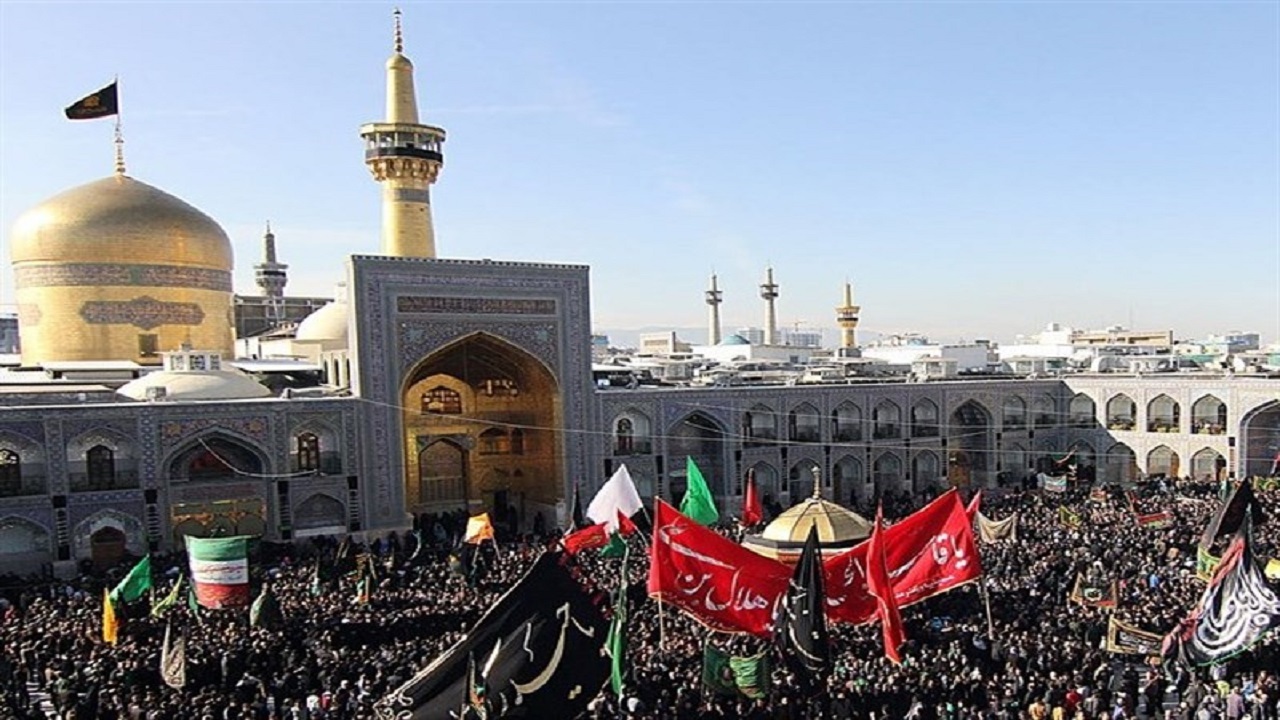 عزاداری هندی‌ها و پاکستانی‌ها در حرم مطهر رضوی+ فیلم