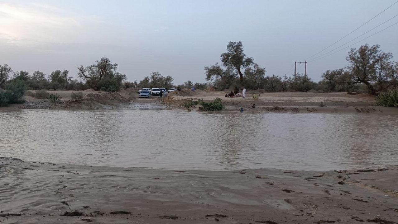 طغیان رودخانه و مسدود شدن راه چند روستا در بمپور