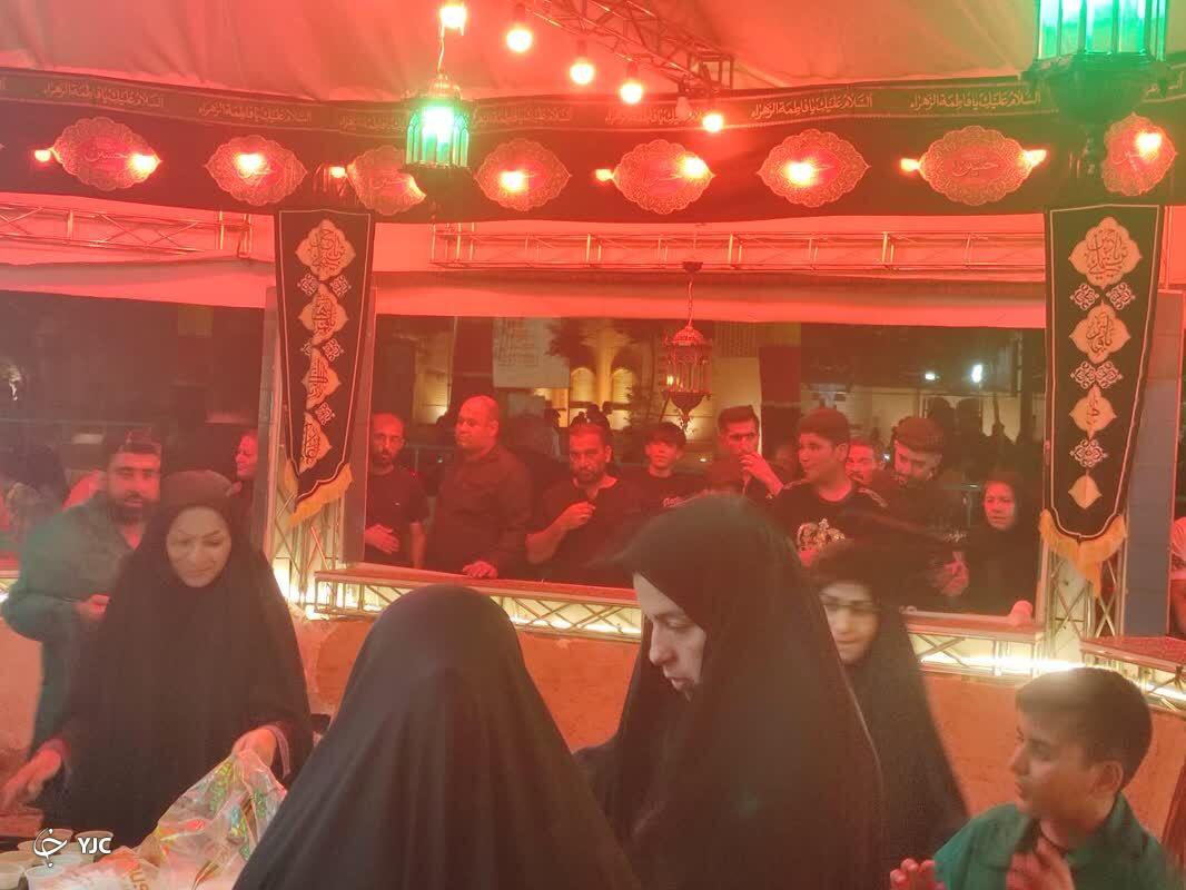 در زیر خیمه‌اش همه یک خانواده‌ایم + فیلم و تصاویر