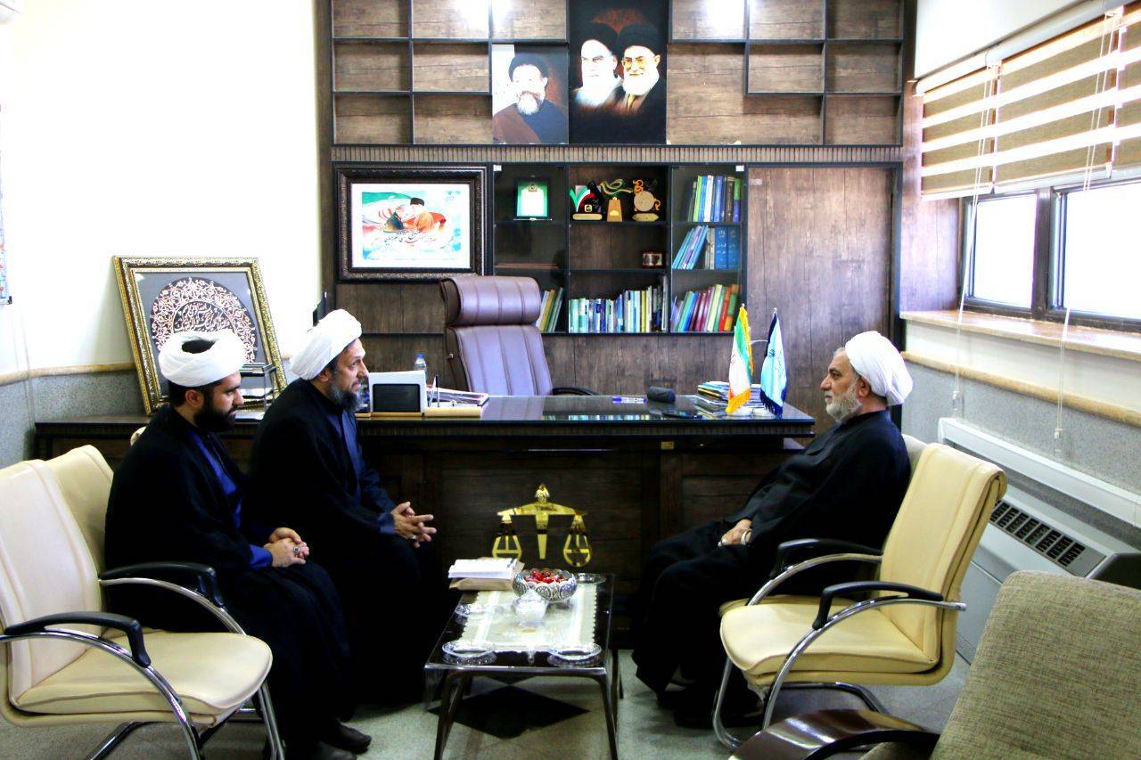 همراهی دستگاه قضایی به منظور توسعه آموزش‌های حقوقی و قضایی در بین ائمه جمعه