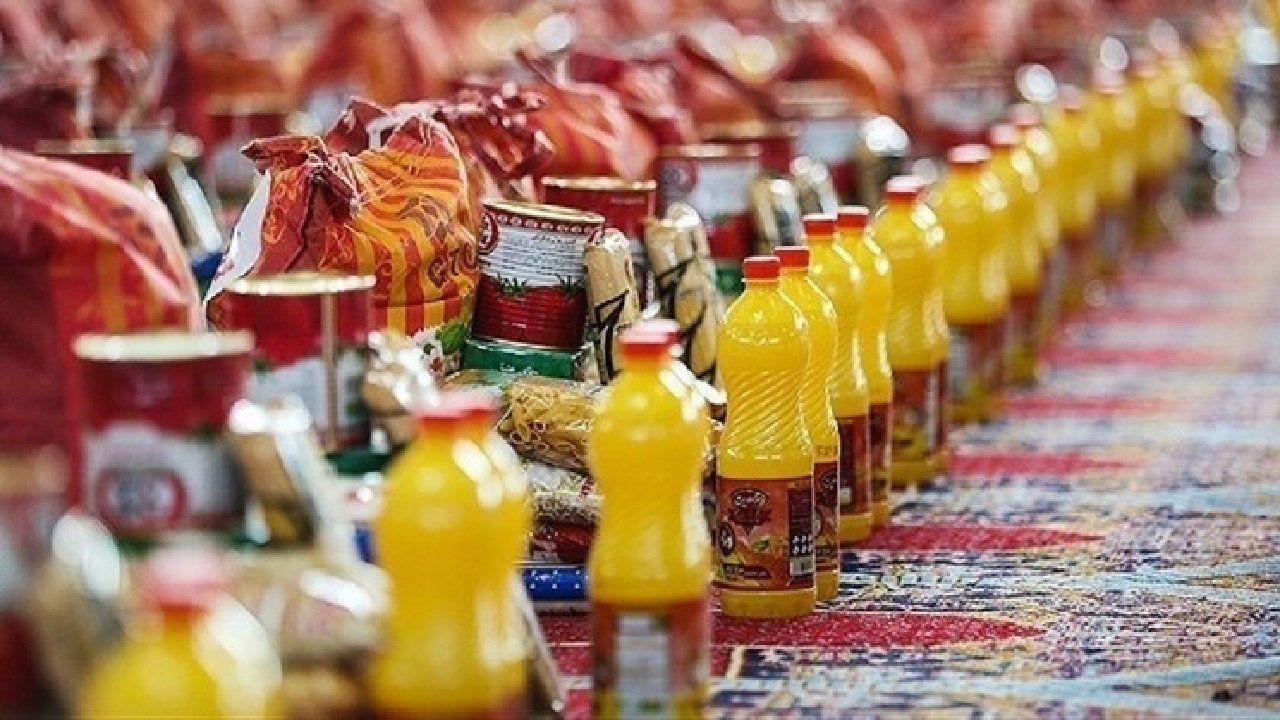 توزیع ۱۳۰ بسته معیشتی میان نیازمندان هفتکلی