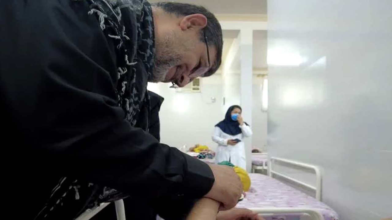 بازدید فرمانده نیروی دریایی سپاه از آسایشگاه معلولان ذهنی در بندرعباس