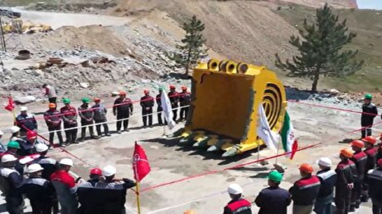 ساخت ابر پاکت بیل‌مکانیکی در مس‌سونگون