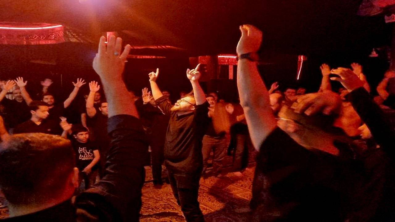 مراسم عزاداری محرمی هیئت محبان فاطمه الزهرا مسجد شیشه تهران + تصاویر