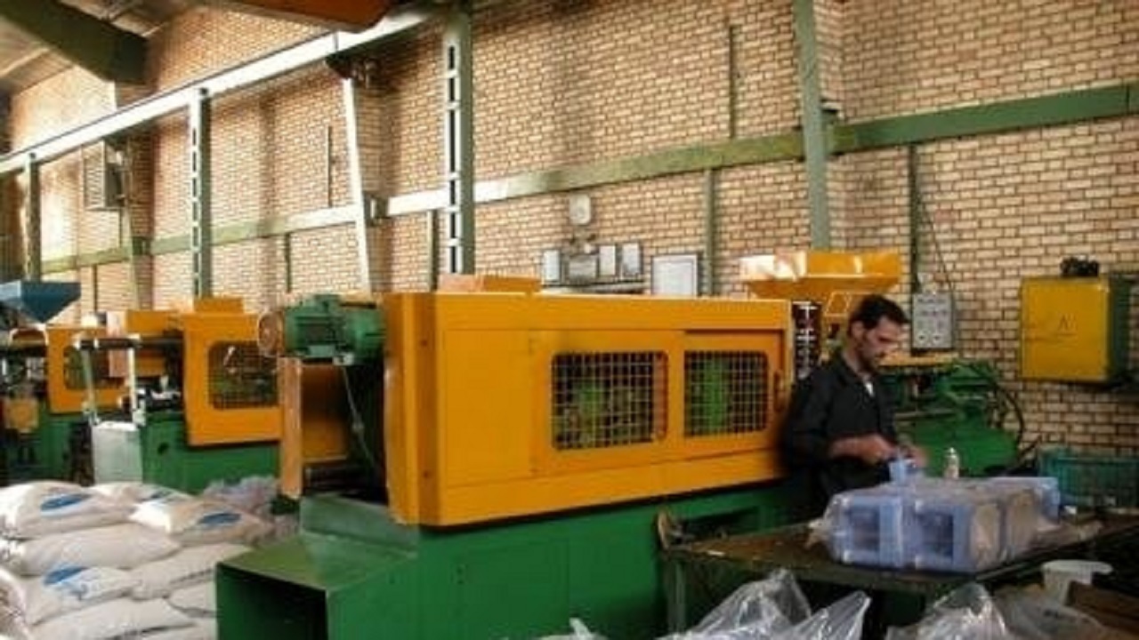 مهم‌ترین مشکل واحد‌های صنعتی خوزستان تامین مواد اولیه است