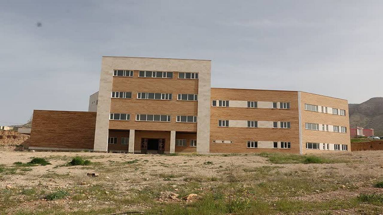پیشرفت ۹۲ درصدی تکمیل و تجهیز دانشکده علوم پایه دانشگاه ایلام