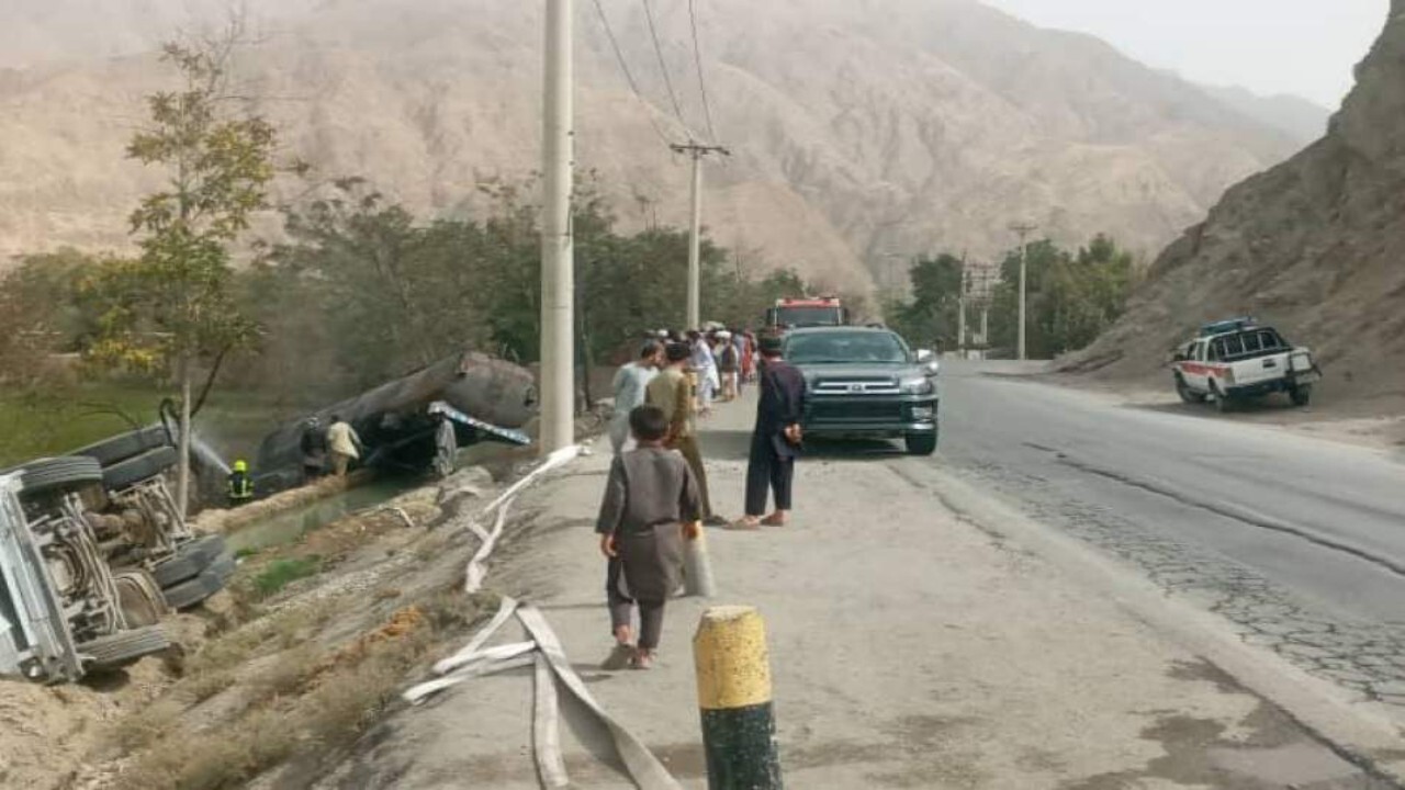 ۸ کشته و زخمی بر اثر واژگونی خودرو در سمنگان