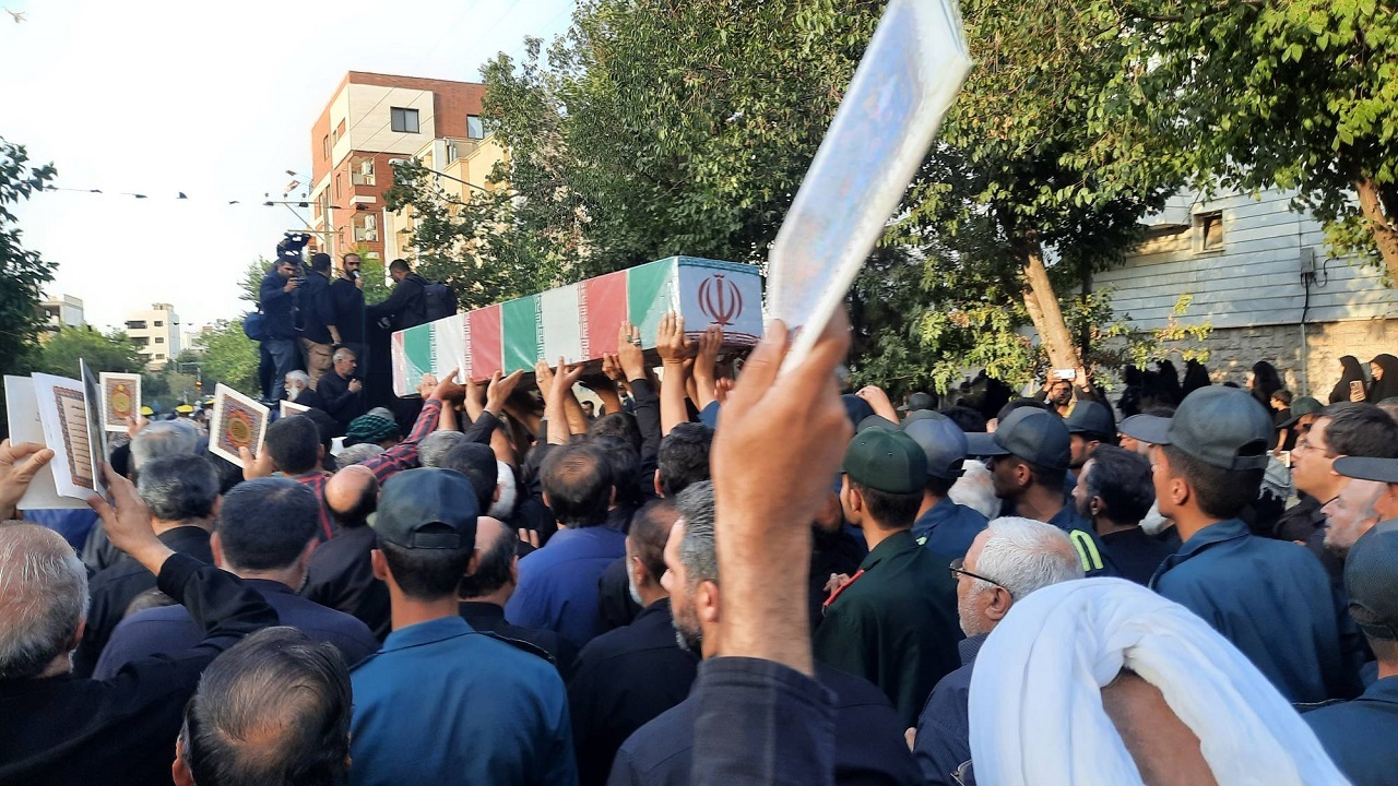 تشییع پیکر مطهر شهید گمنام دفاع مقدس در اصفهان