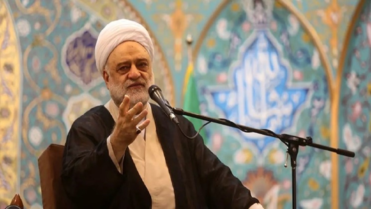 ازدواج نکردن به بهانه‌های اقتصادی بدگمانی به رازقیت خداوند است
