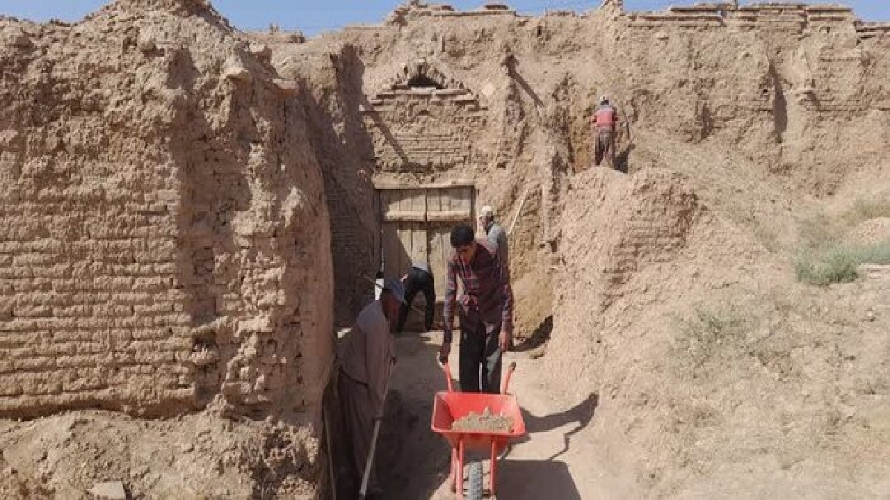 آغاز عملیات اجرایی مرمت قلعه فرادنبه چهارمحال و بختیاری