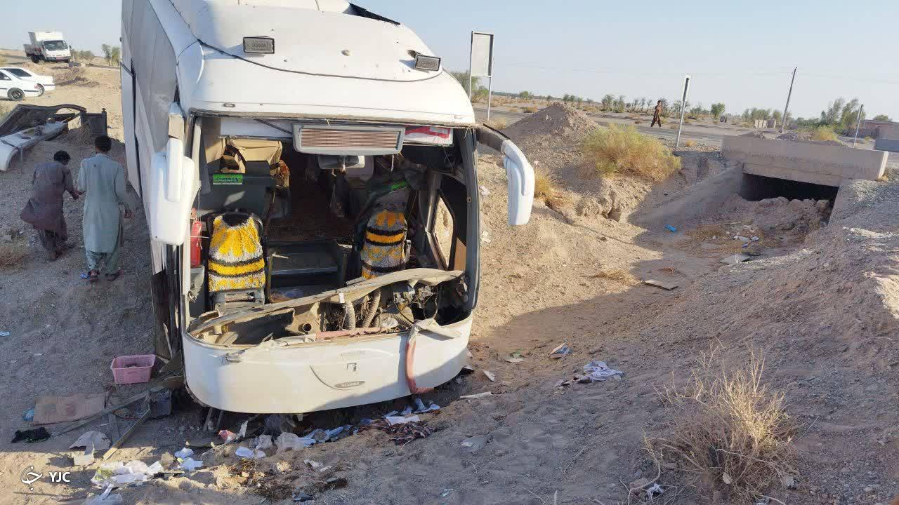 انحراف از حاده اتوبوس