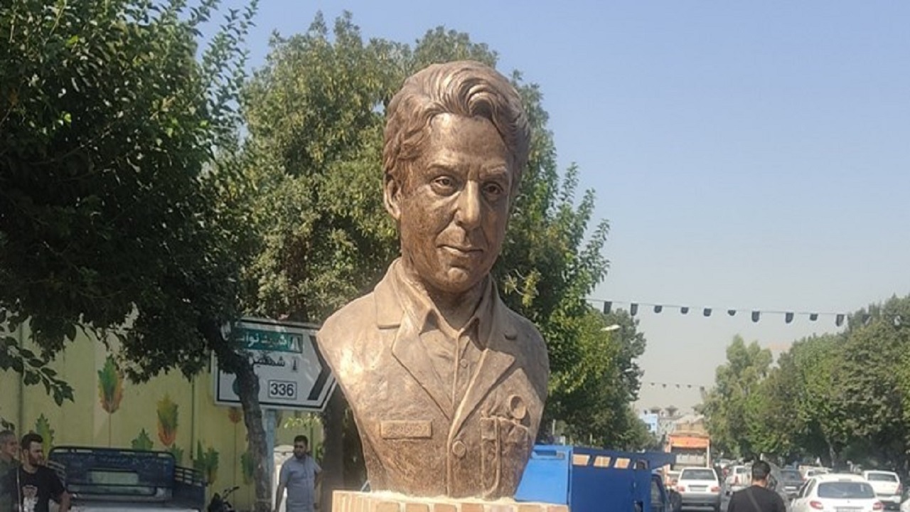 رونمایی از سردیس دکتر ضیاءالدین یزدیان به مناسبت روز پزشک