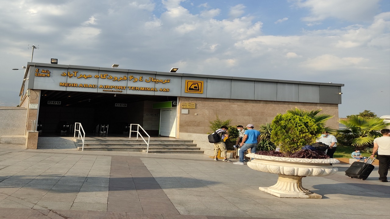 اطفاء حریق در ایستگاه مترو فرودگاه مهرآباد