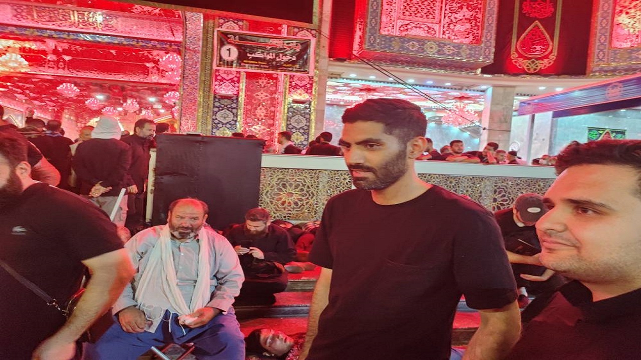 حضور بازیکن سابق استقلال و پرسپولیس و تیم ملی در حرم امام حسین (ع)