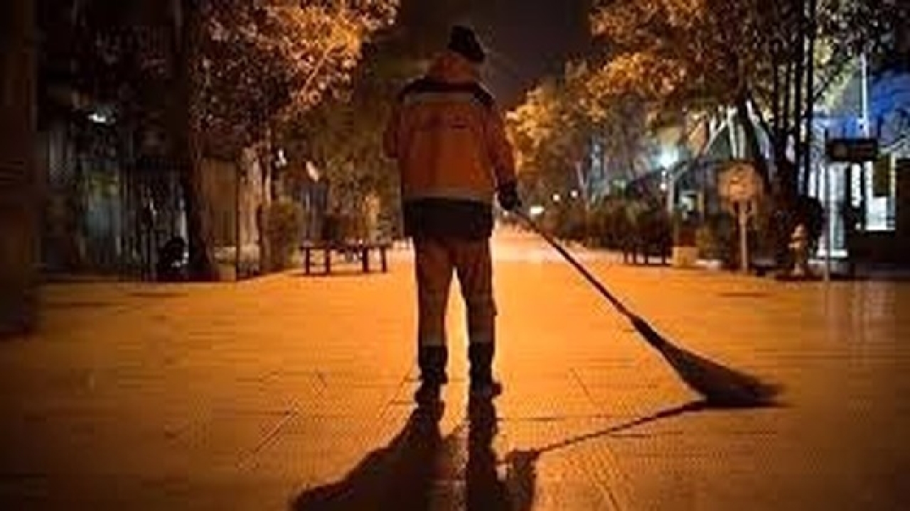 اذان زیبای پاکبان تهرانی در کربلای معلی + فیلم