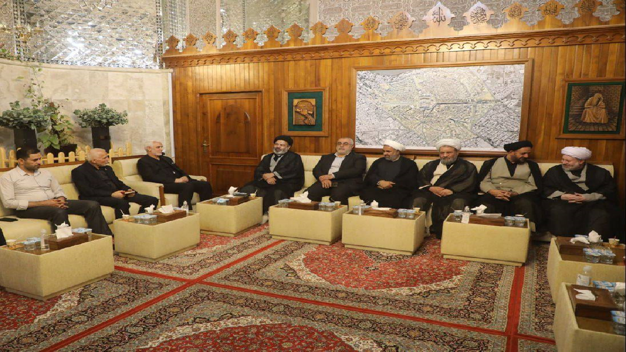 هدف از سفرهای زیارتی معرفت افزایی در زائران است