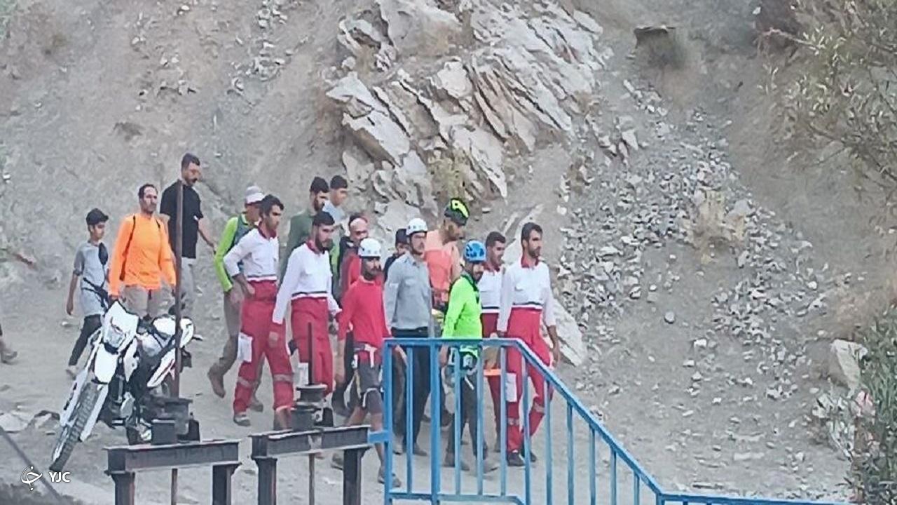 ۱۰ ساعت تلاش برای یافتن کوهنورد پیرانشهری/ مصدوم جان باخته است