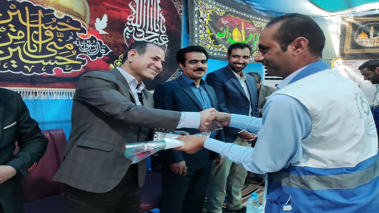 قدردانی رئیس دانشگاه علوم پزشکی زاهدان از بهورزان شاغل در میرجاوه