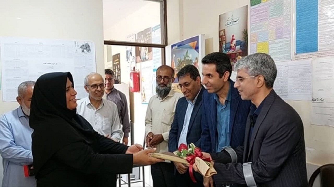 تجلیل از بهورزان و دانشجویان هرمزگانی + تصویر