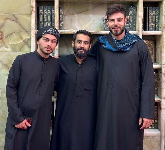 فرزاد حسنی و ارسلان قاسمی در حرم امام حسین (ع)