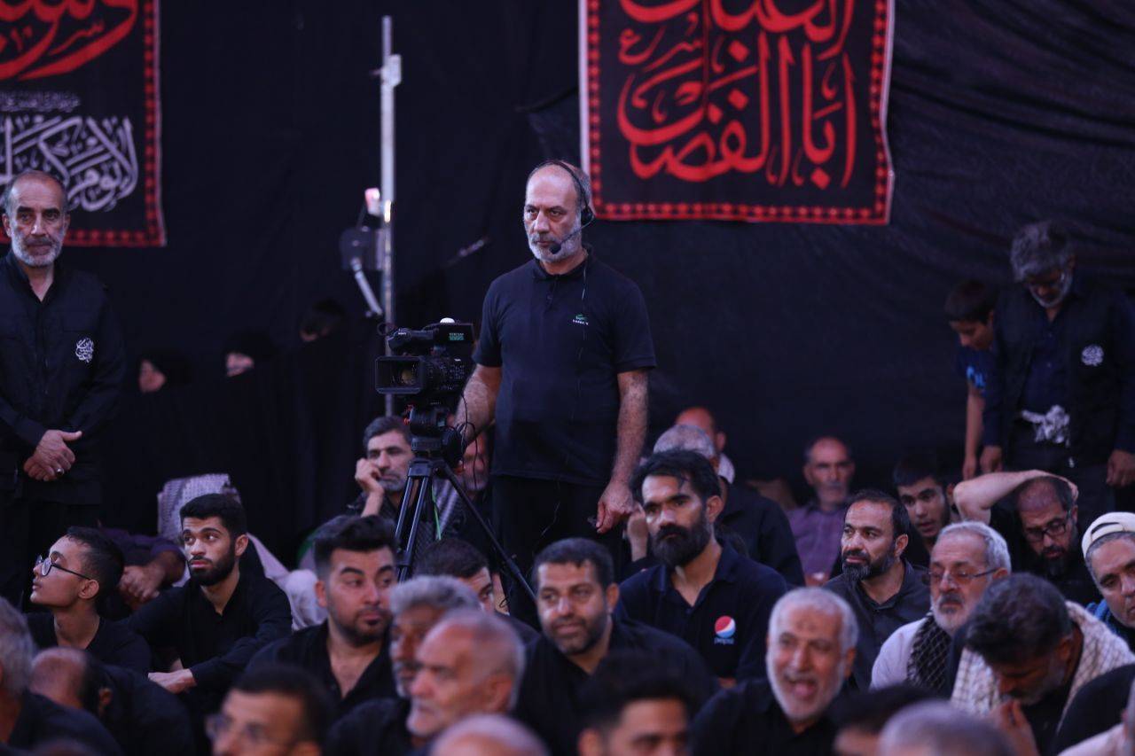 اجتماع پرشور عزاداران حسینی در صحن عقیله حرم امام حسین (ع)