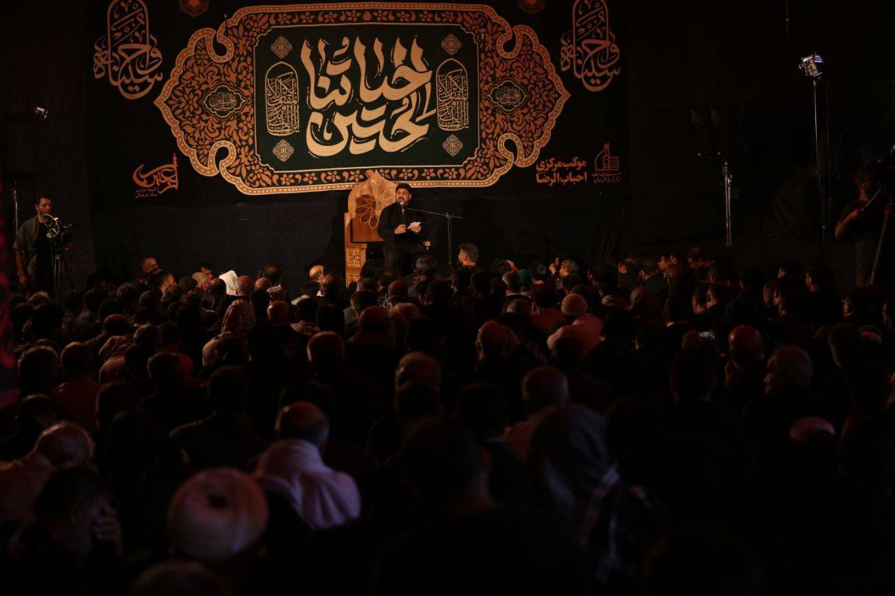 اجتماع پرشور عزاداران حسینی در صحن عقیله حرم امام حسین (ع)