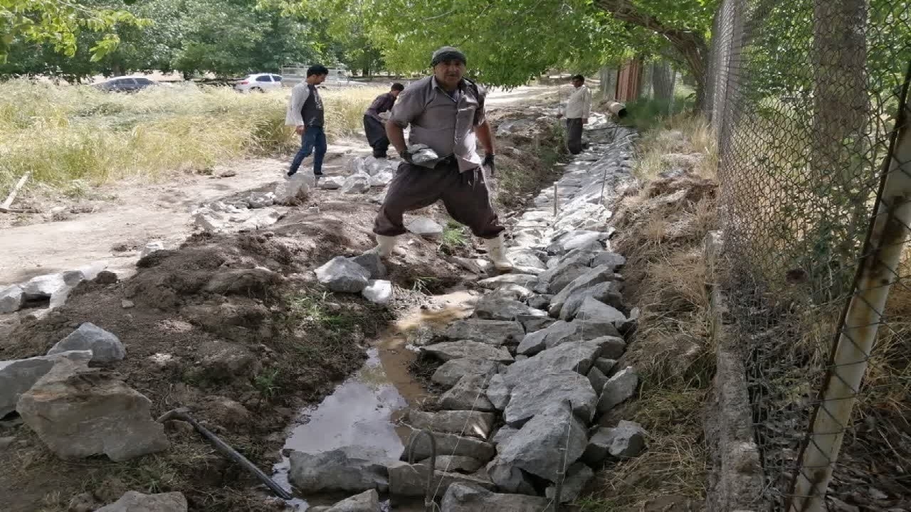 بازسازی کانال دستجرد شهرستان سامان