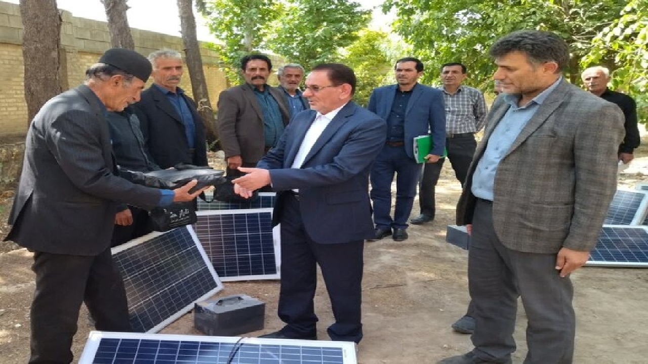 توزیع ۵۰ پکیج خورشیدی بین عشایر چهارمحال و بختیاری
