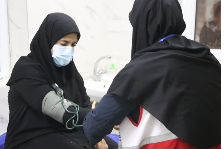 مدیریت تجمع انبوه هلال احمر هنگام ازدحام اتباع خارجی در دهلاویه بی نظیر بود