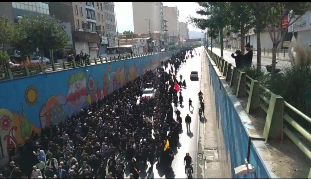 پیاده روی دلدادگان اربعین در کرج+ تصاویر