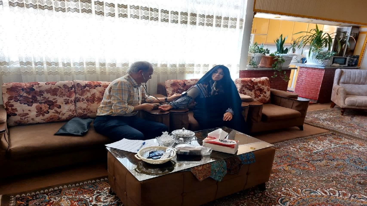 پایش سلامت ۳۳ خانواده شهدا و ایثارگر در شهرستان بویین زهرا