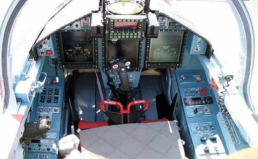 کابین جنگنده یاک ۱۳۰