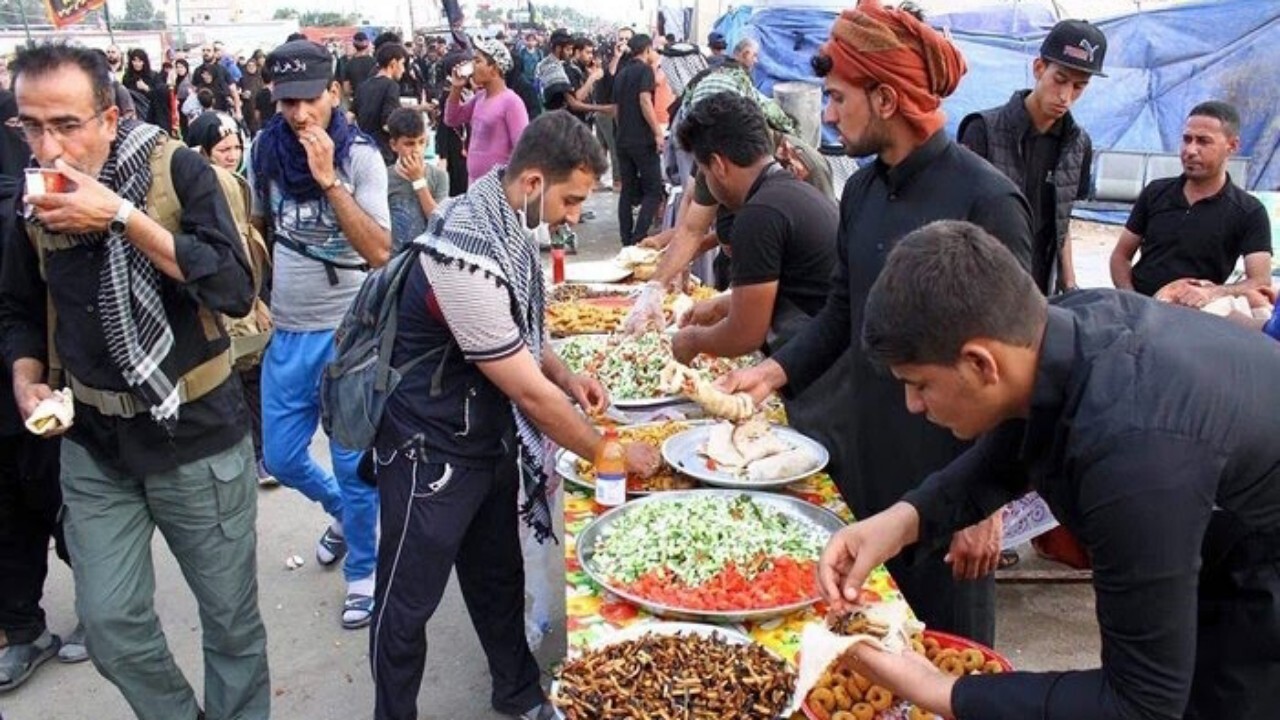 پذیرایی مهاجرین افغانستانی از هموطنان خود + فیلم