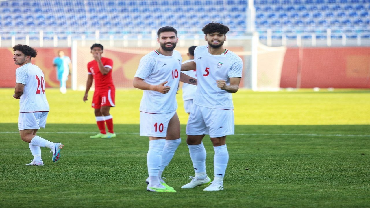 امید ایران ۳ - هنگ کنگ ۰/ شاگردان عنایتی گام اول را محکم برداشتند