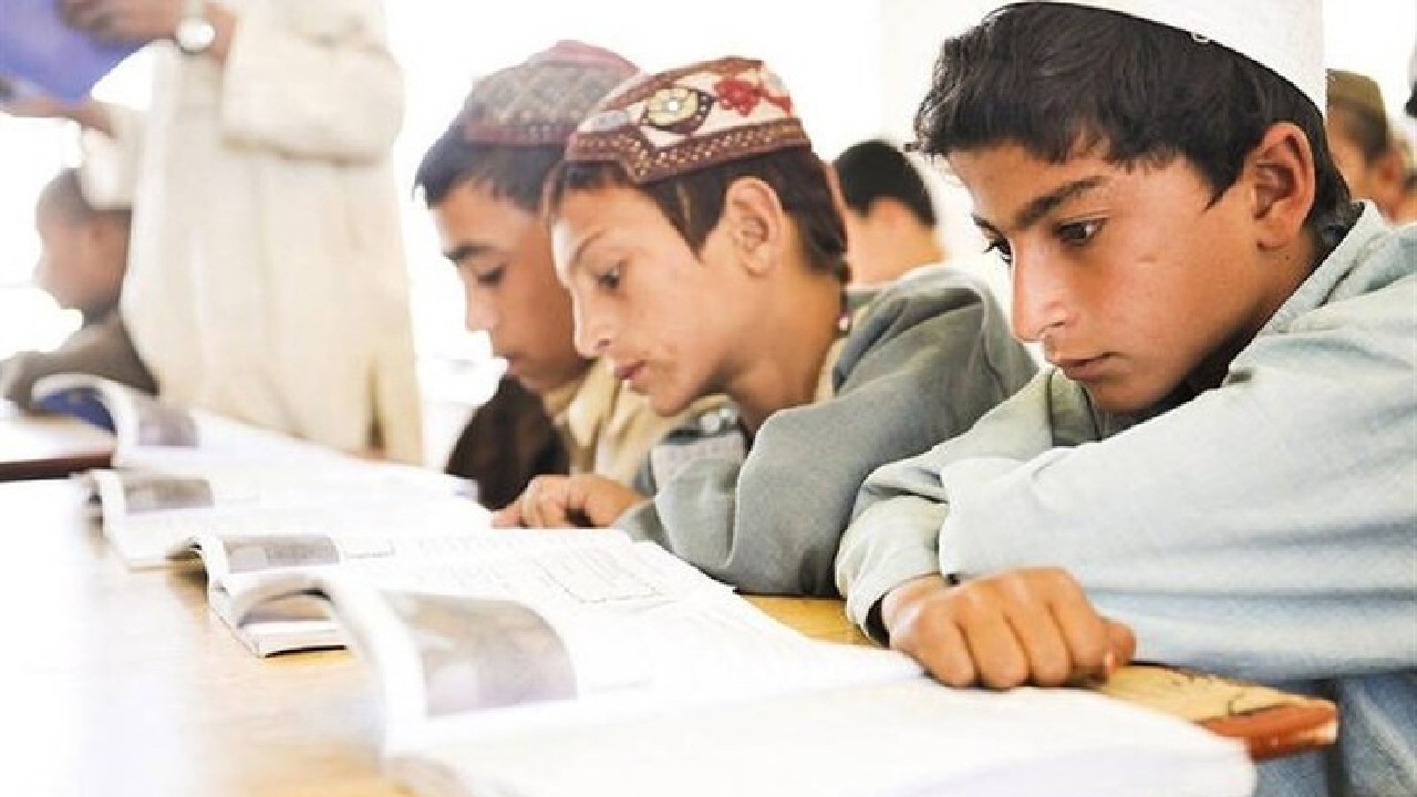 آغاز سال تحصیلی جدید در افغانستان