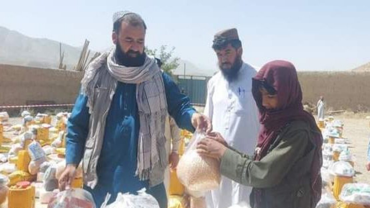 توزیع کمک به بیش از ۲ هزار خانواده در میدان وردک