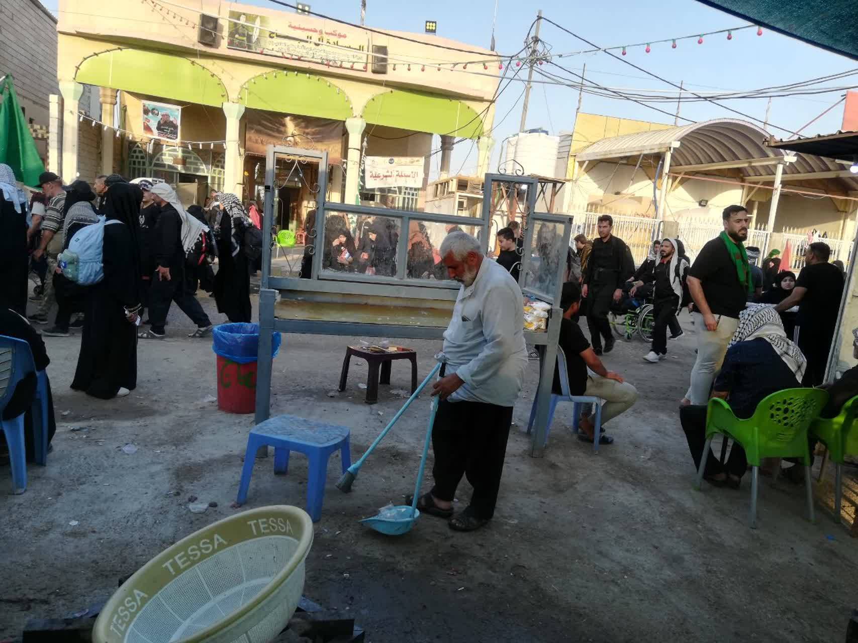 پخت غذای نذری در مسیر نجف به کربلا