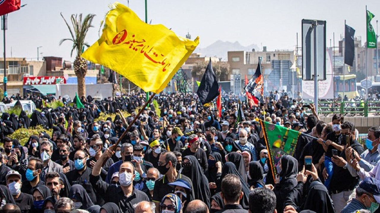 فیلمی خاطره انگیز از خدمت رسانی خود جوش اهالی کرج در راهپیمایی اربعین