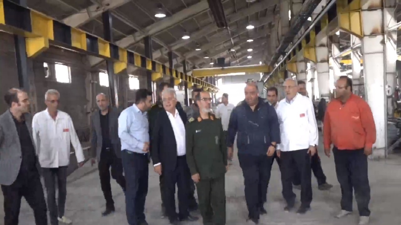 بازدید فرمانده سپاه عاشورا از مجموعه شیرین عسل
