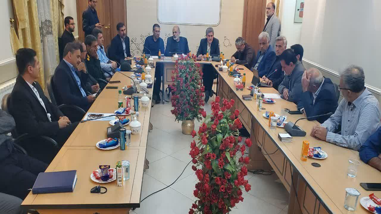 وزیر کشور با معتمدان و نیک اندیشان لارستان دیدار کرد