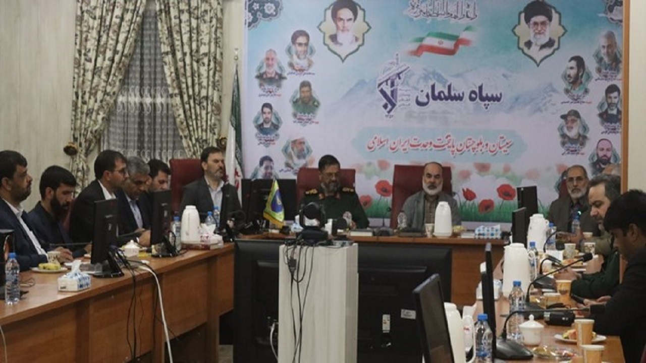 تحکیم مدارس  مساجد و خانه موجب تربیت صحیح دانش آموزان می شود