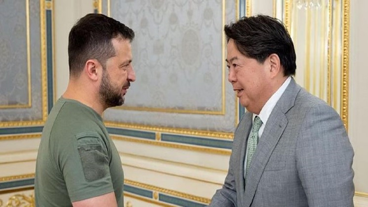 سفر غیرمنتظره وزیر خارجه ژاپن به اوکراین و وعده کمک امنیتی به کی‌یف
