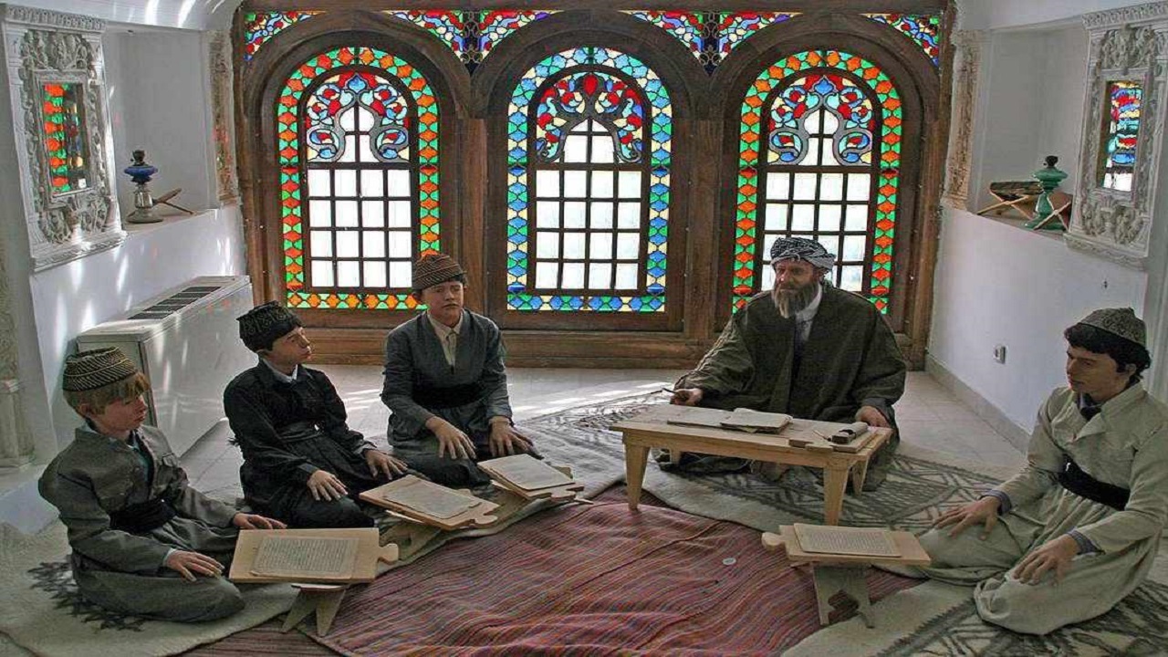 ورق زدن تاریخ در عمارت آصف وزیری سنندج + فیلم