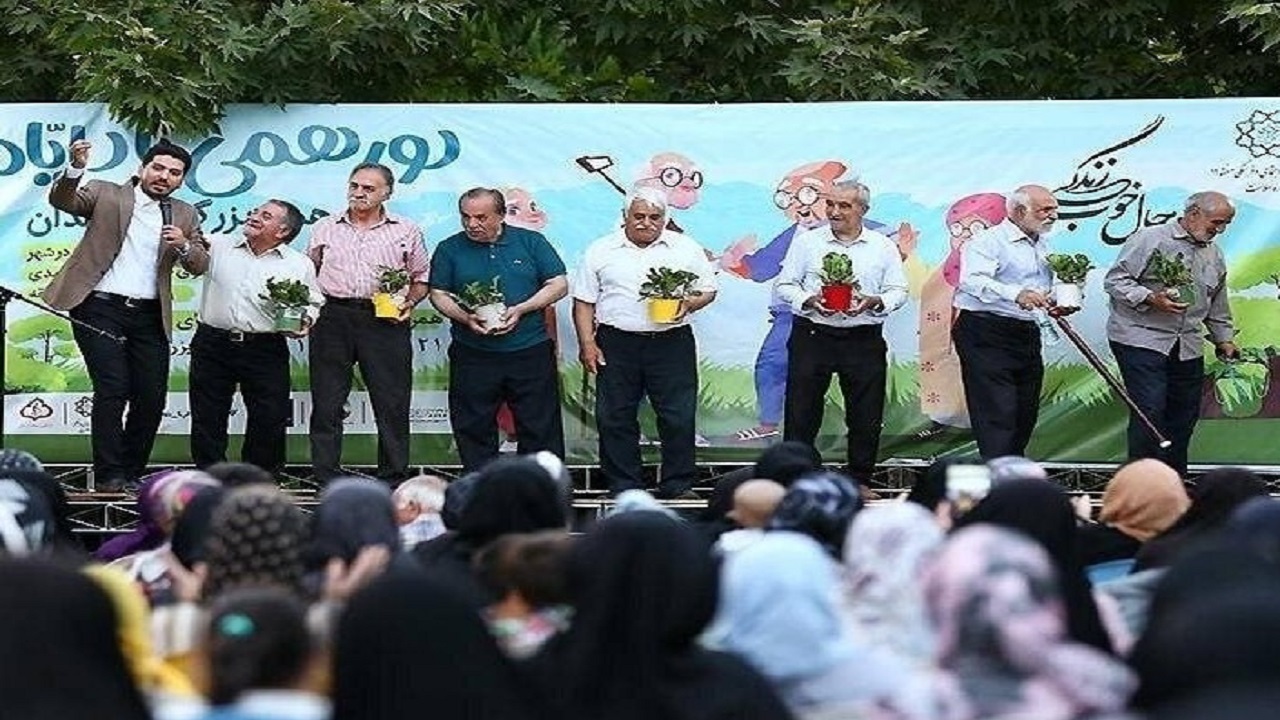 شرکت ۸۸۰۰ سالمند در برنامه‌های نشاط سالمندی شهرداری تهران